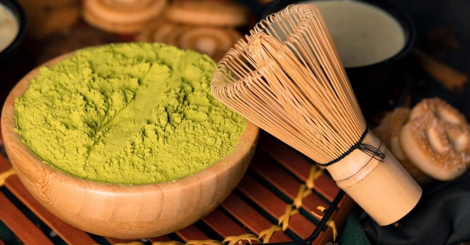 Matcha Tea: Vše, co potřebujete vědět o tomto zeleném elixíru